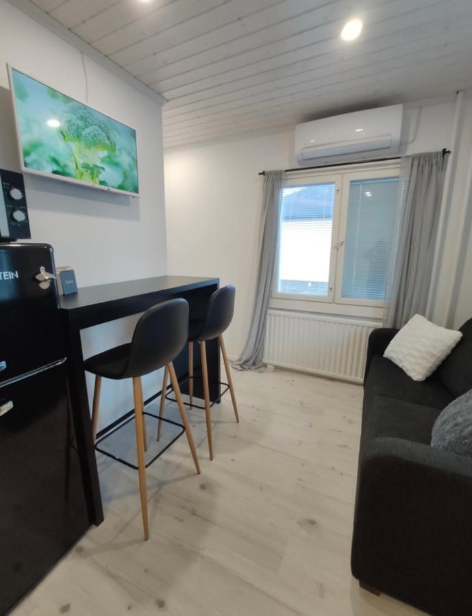 Upea Moderni Pieni Yksioe Rauhallisella Sijainnilla - Itsepalvelukirjautuminen - Self Check-In Vaasa Buitenkant foto
